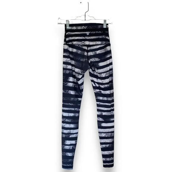 LULULEMON Wunder Under Shady Palms Leggings Black White Tropical Beach Size 4 - Picture 2 of 6